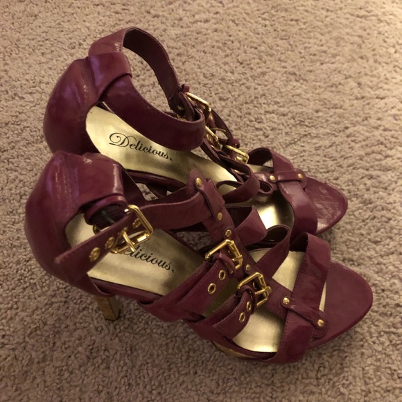Open Toe Strapped Sandals - Picture 2 of 2